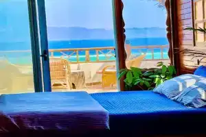 Beach front studio with huge roof top terrace, Dahab