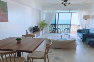 Glory Beach Duplex Ocean View - 8Pax 3BR & FREE Disney Hotstar Apartments, Port Dickson