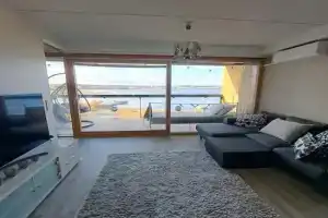 Moderni maisemakaksio asuntomessualueella Apartments, Jyvaeskyla