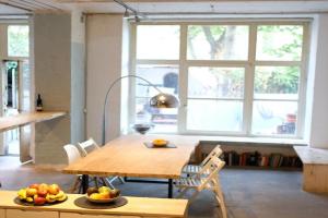 Urban Loft in Vibrant Kreuzkölln Apartments, Berlin