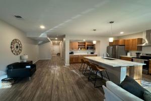 Unwind in Style at's Hidden Gem! #102 Guest house, Fargo