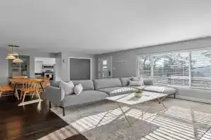 Stylish and Bright 3Bd Home, Amazing Deck, Game Room, Free Parking, Pittsburgh