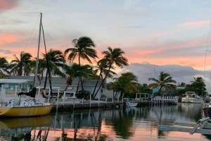 Blue Ocean Bungalow Guest house, Marathon