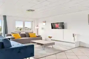 Sunshine - 4 Personen Airport Messe mit TG-Garage Apartments, Ostfildern