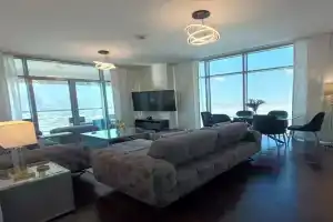 Quill Residence - Canal View Spacious 3 bedroom Apartment, Dubai