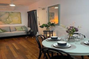 Compton Street Apartment, Adelaide