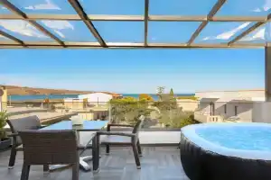Villa Cicada Chania, steps from the beach, Car included, Agia Marina