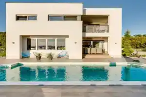 Luxury villa with pool near the beach, great view - TRAVELER tourist agency Krk - ID 2135, Crikvenica