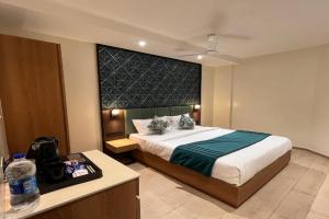 Esquire Hotel Near BKC, Mumbai