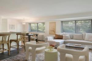 Crystal City Charm 2BR Free Parking 104 Guest house, Washington