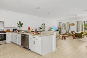 Paradise at Hidden Palms Cove Guest house, Cape Coral