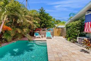 Gertie's Coconut House, Holmes Beach