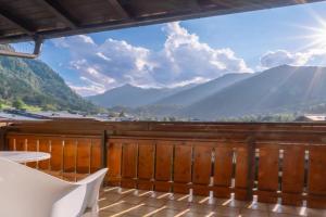 Alan Apartment in close to Ski Bus - Amazing view - Central Location, Kaprun