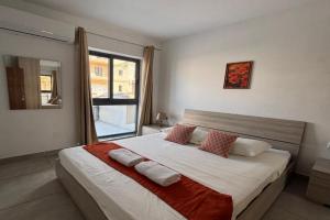 Cozy and Bright Central Room, Shared Flat, Msida