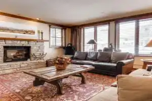Highlands Slopeside 200 by East West Hospitality Apartments, Beaver Creek