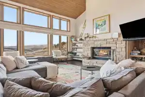 Highlands Slopeside 503 by East West Hospitality Apartments, Beaver Creek