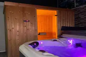 Penthouse Exclusive, Pristina