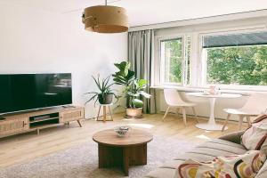 Cozy central flat next to tram and bus stations Apartments, Helsinki