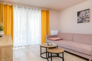 Nowoczesne Apartamenty z Parkingiem obok Centrum w Katowicach by Noclegi Renters, Katowice
