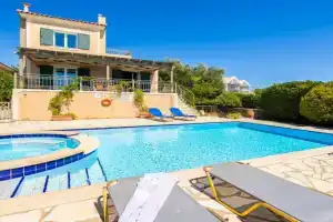 Villa Penelope Sea View, Lassi