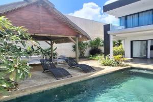 Villa Frangipany - - Moderne, Charmante avec Piscine Privée, Pereybere