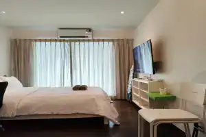 Rawai Beachfront - Studio room on 2 floor, Rawai