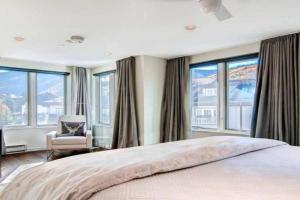 Village Inn Plaza 305 by East West Hospitality, Vail