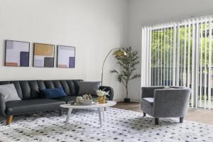 City Chic Modern 1Bedroom Fully Furnished Condo, Birmingham