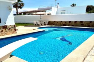 Chalet con piscina privada cerca del mar, Cala'n Bosch