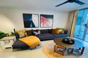 Strand to Stadium - Perfect central location in City Apartments, Townsville