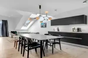 Luxury penthous - 3 BR - 2 Bath - FreeParking - Downtown Apartments, Reykjavik