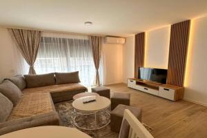 I&I 3 Bedrooms Apartment II, Kraguyevats