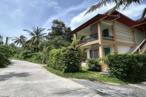 Mina House, Thong Sala