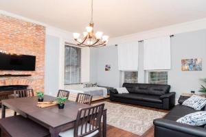 Spectacular Location - Walkable Entertainment Apartments, Pittsburgh
