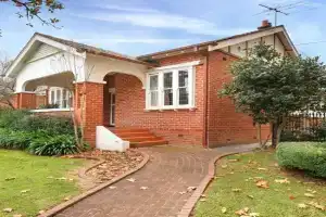Step Back in Time on Dean Guest house, Albury