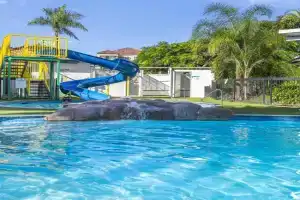 2-Bed Family Haven with Pools BBQ & Playgrounds Apartments, Gold Coast