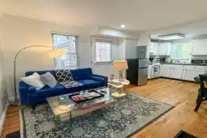 Charming Bi-Level Townhouse near Harvard & MIT, Boston