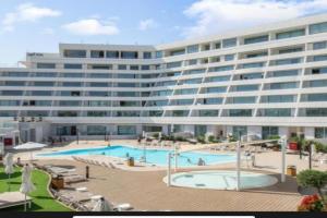 Beach Front affordable vacanc Apart-hotel, Eilat