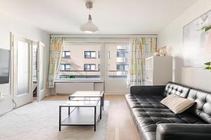 Home in Design District - Keybox check-in, Balcony, Netflix Apartments, Helsinki