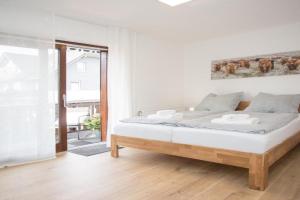 Suite Deluxe for 5 - 2 Bedrooms - Free Private Parking - 5 Min to Slopes - Terrace, Winterberg