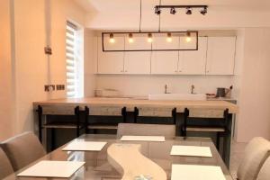 Family Stylish &Modern 3bedr Gem Apartments, Gibraltar