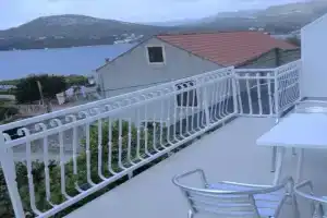 Apartments Marija- Two-Bedroom Apartment with Balcony and Sea View - 2 B, Slano