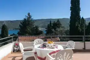 Apartments Tramonto - One Bedroom Apartment with Balcony and Sea View, Stikovica