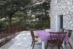 Apartment Villa DD - Four Bedroom Apartment With Terrace Sea View ST, Supetar