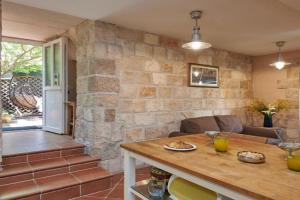 Apartment Borna - One-Bedroom Apartment with Terrace, Cavtat