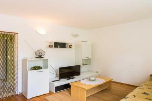 Apartments Sany - One Bedroom Apartment with Balcony and Sea View, Cavtat