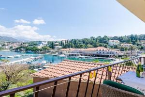 Apartments & Rooms Mihajica- Comfort Studio Apartment with Balcony and Sea View, Cavtat
