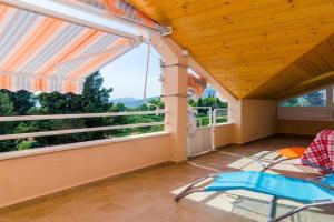 Apartments Donita - Comfort Two Bedroom Apartment with Balcony and Sea View, Slano