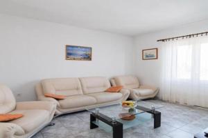 Apartment Alana - Two Bedroom Apartment with Terrace and Sea View - ST, Supetar