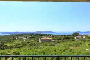 Apartment with sea view in, Orasac